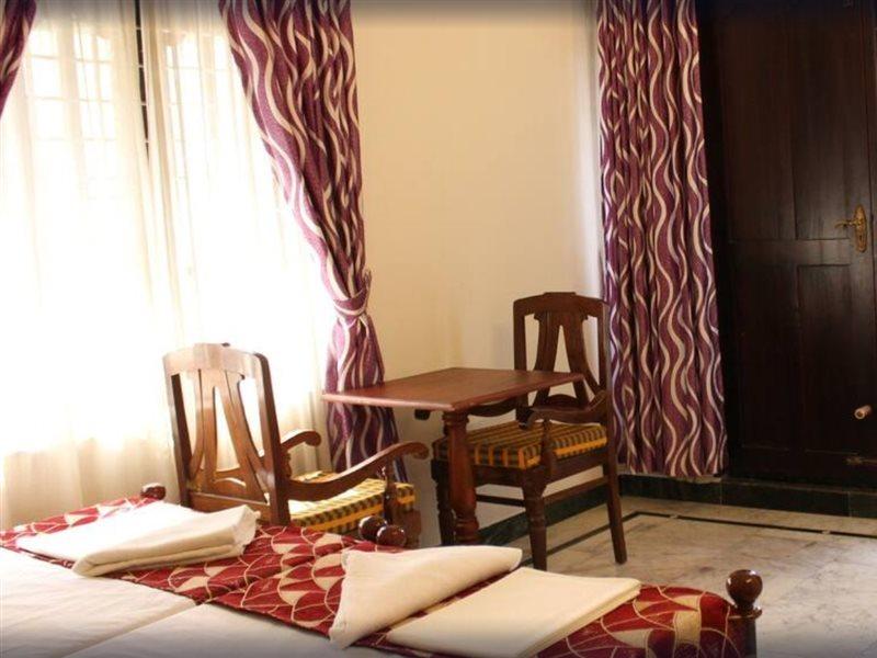 Hotel White Rose Kochi Eksteriør bilde