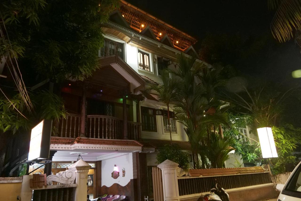 Hotel White Rose Kochi Eksteriør bilde