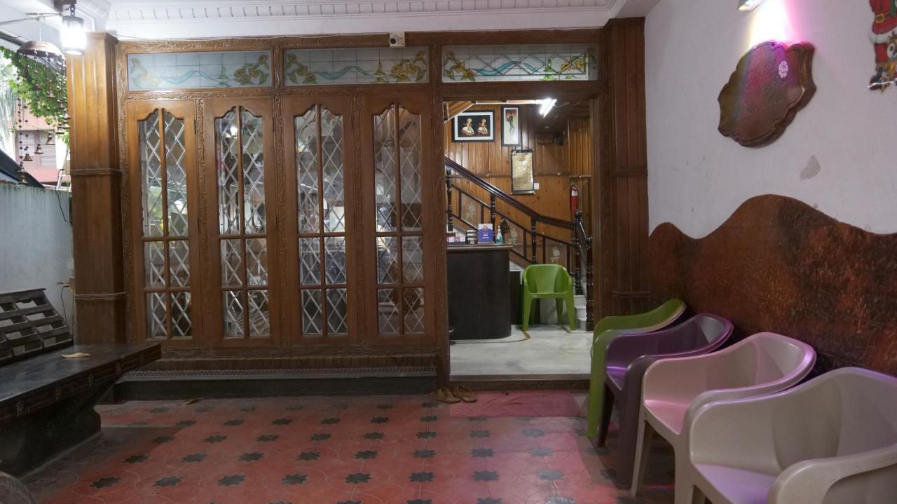 Hotel White Rose Kochi Eksteriør bilde