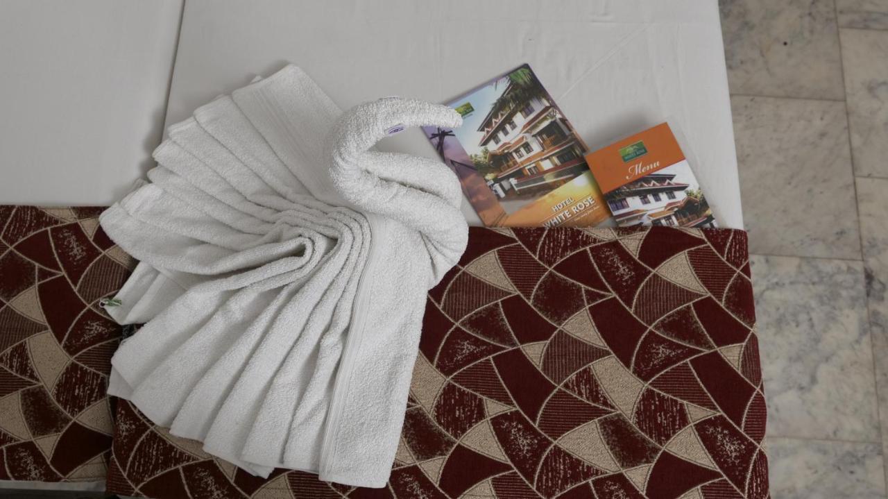 Hotel White Rose Kochi Eksteriør bilde