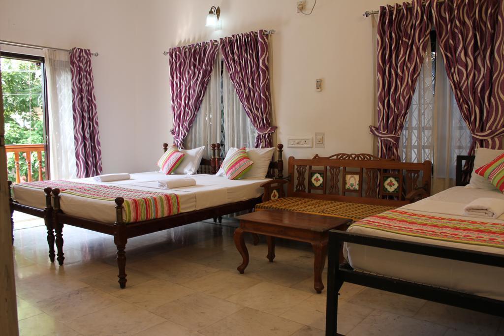 Hotel White Rose Kochi Eksteriør bilde