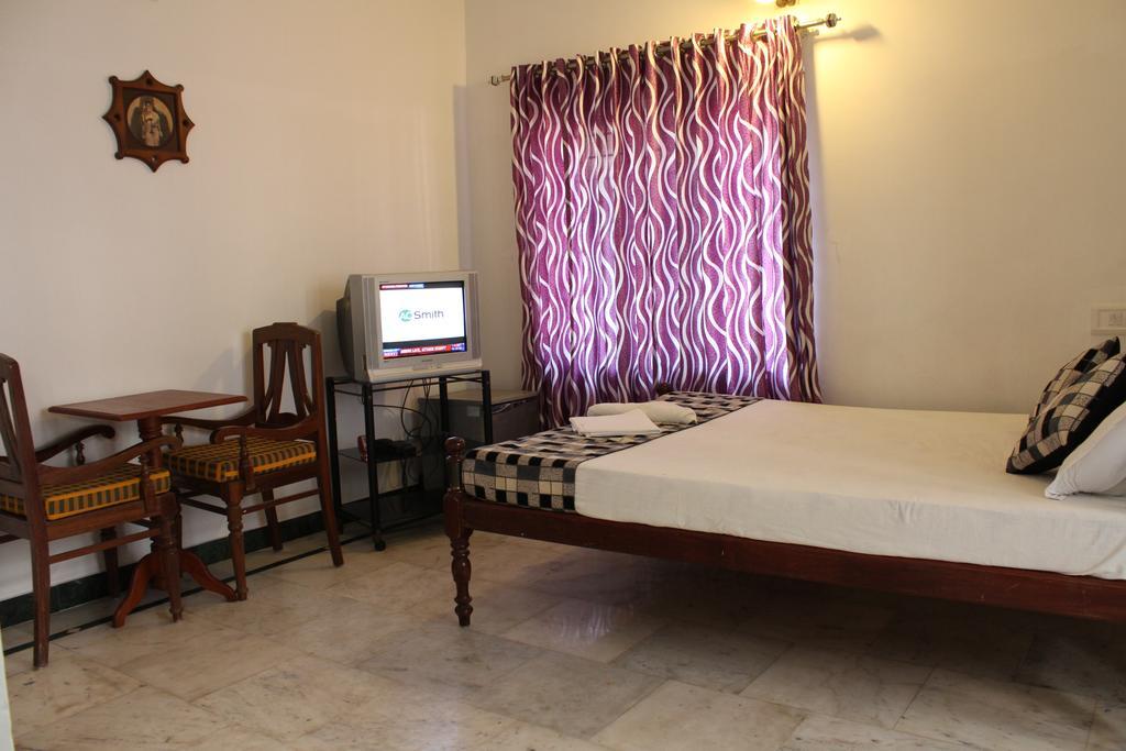 Hotel White Rose Kochi Eksteriør bilde