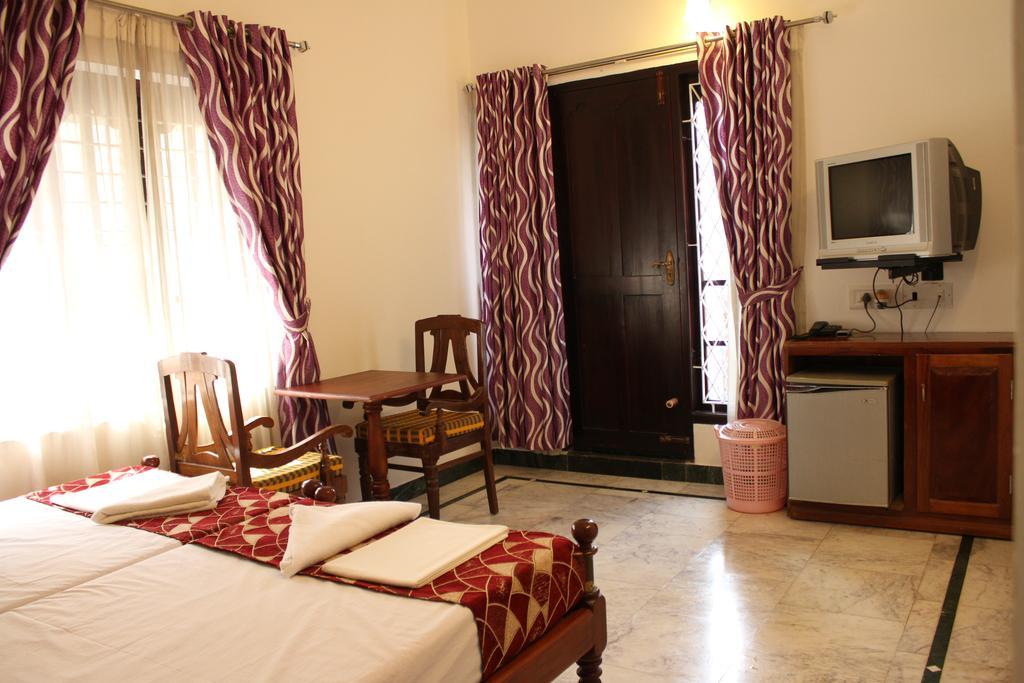 Hotel White Rose Kochi Eksteriør bilde