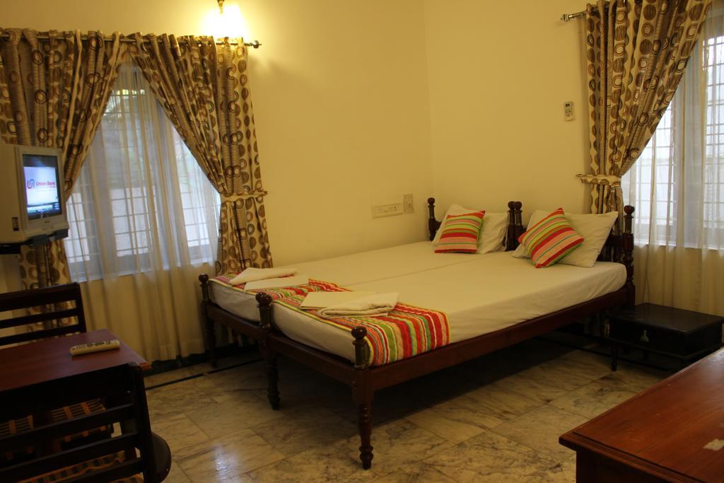 Hotel White Rose Kochi Eksteriør bilde