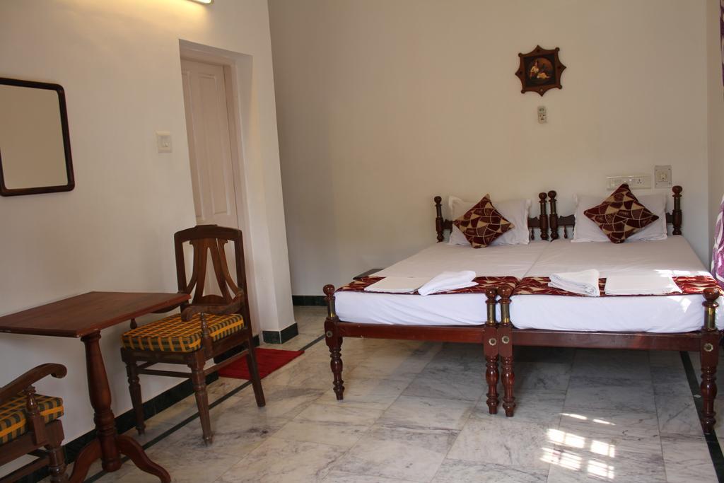 Hotel White Rose Kochi Eksteriør bilde