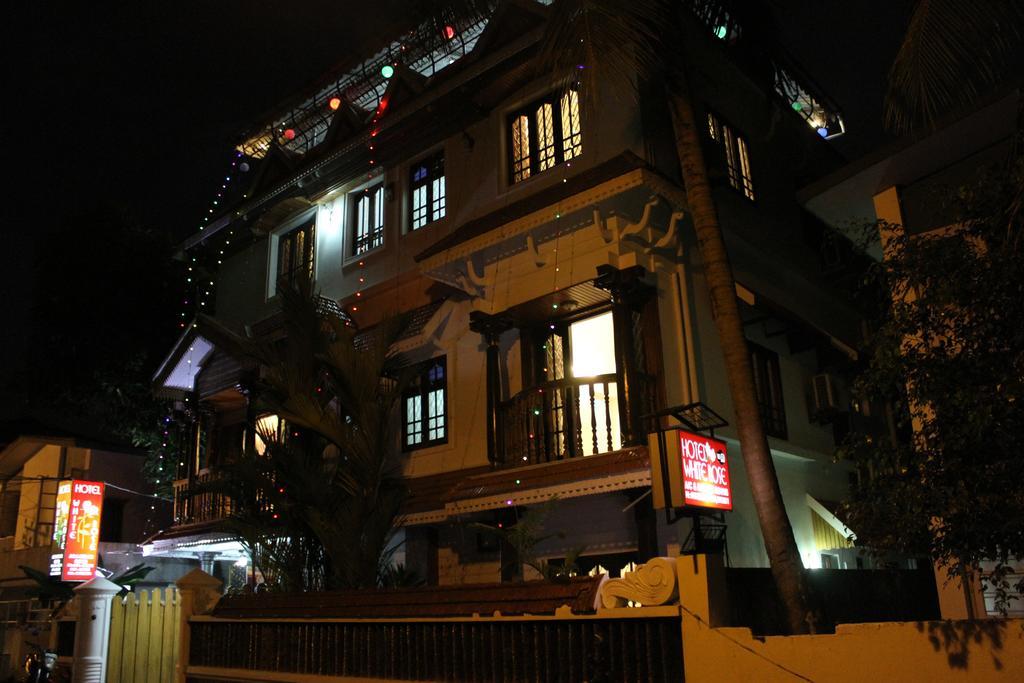 Hotel White Rose Kochi Eksteriør bilde