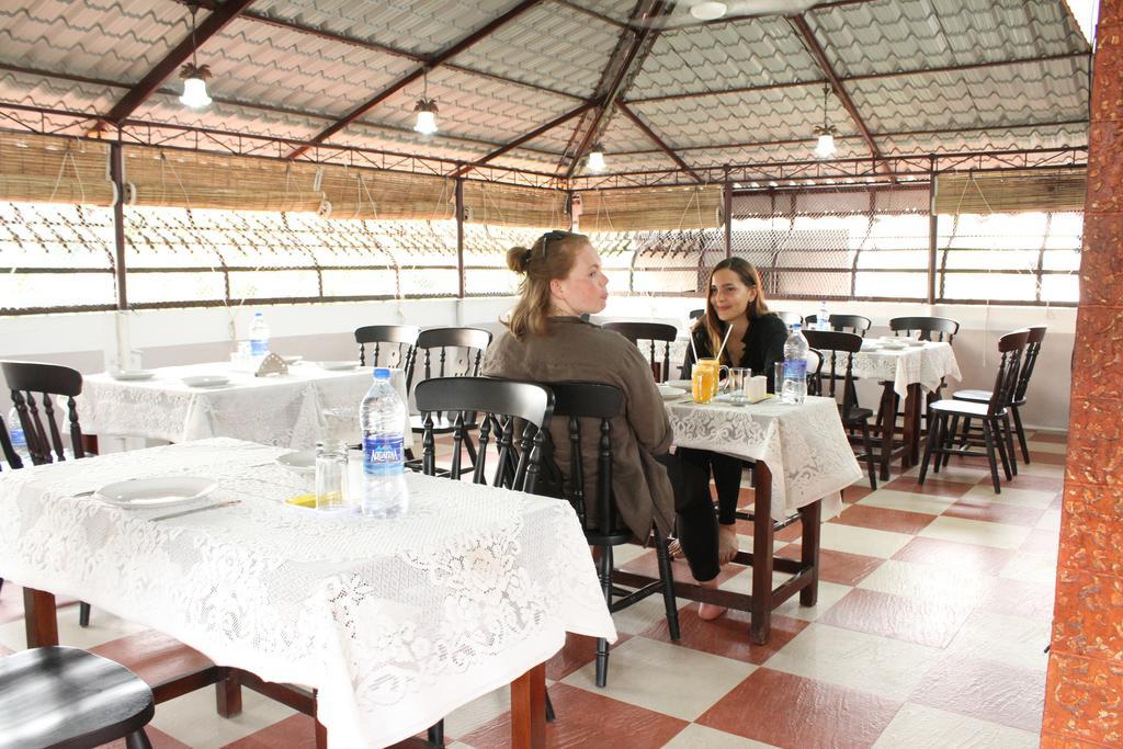 Hotel White Rose Kochi Eksteriør bilde
