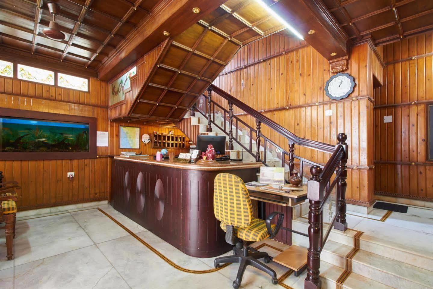 Hotel White Rose Kochi Eksteriør bilde